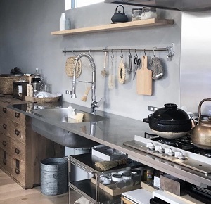 b1c7ab43cb3759e8d85dfa0a0f1b3b77_s