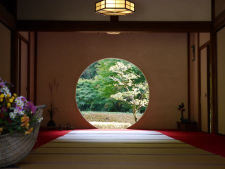 明月院 丸窓